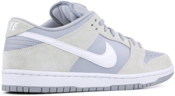 Dunk Low SB  Summit White  AR0778-110