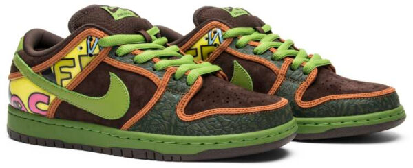 SB Dunk Low  De La Soul  789841-332