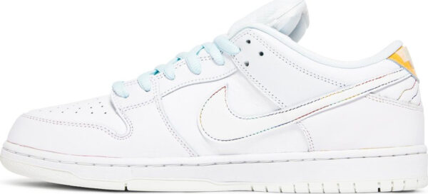 Dunk Low SB  Be True  DR4876-100