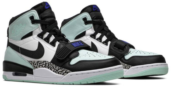 Jordan Legacy 312  Igloo  AV3922-013