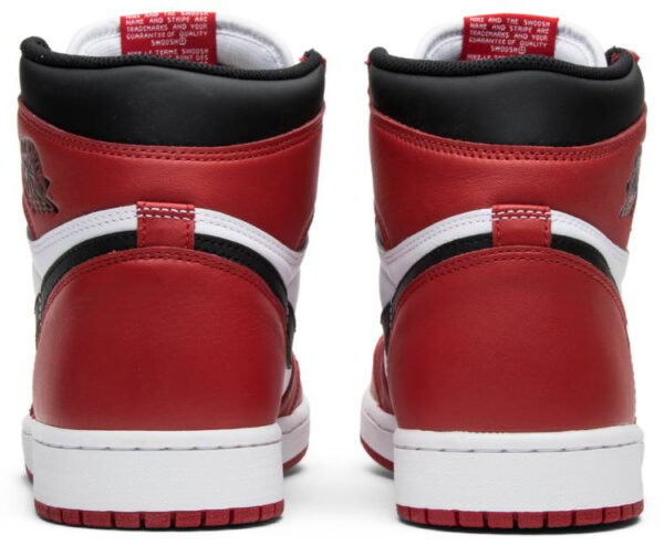 Air Jordan 1 Retro High OG  Chicago  2015 555088-101