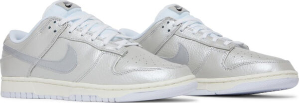 Dunk Low SE  Metallic Silver  DX3197-095