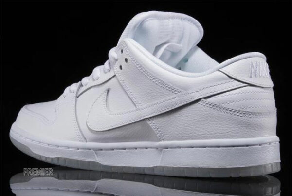 Dunk Low Pro  White Ice  304292-100