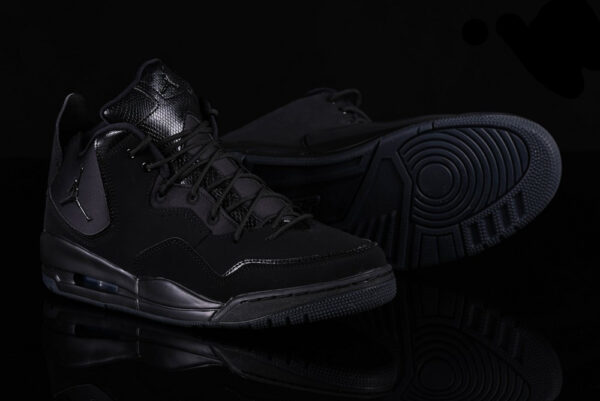 Jordan Courtside 23  Triple Black  AR1000-001