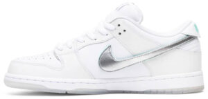 Diamond Supply Co. x Dunk Low Pro SB White Diamond...