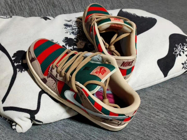 Dunk Low Pro SB  Freddy Krueger  313170-202