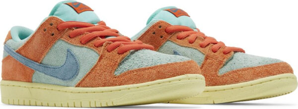 Dunk Low SB  Orange Emerald Rise  DV5429-800