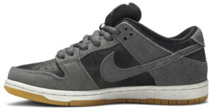 SB Dunk Low TRD Dark Grey AR0778-001