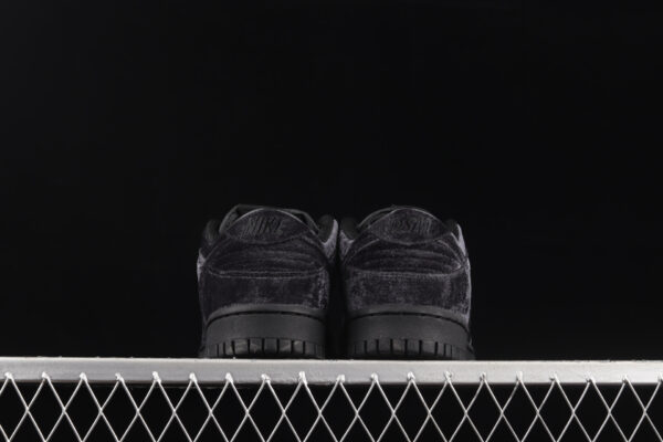 Dover Street Market x Dunk Low  Black Velvet  DH2686-002