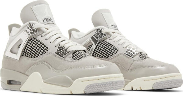 Wmns Air Jordan 4 Retro  Frozen Moments  AQ9129-001