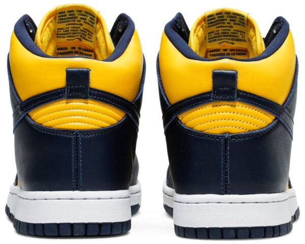 Dunk High SP Retro  Michigan  2020 CZ8149-700