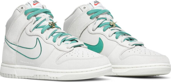 Dunk High SE  First Use Pack-Green Noise  DD0733-001