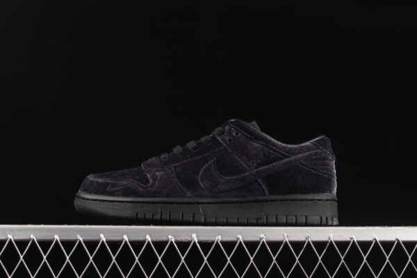 Dover Street Market x Dunk Low  Black Velvet  DH2686-002