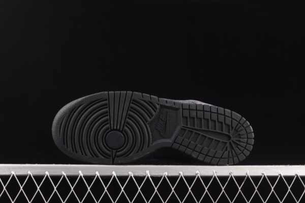 Dover Street Market x Dunk Low  Black Velvet  DH2686-002