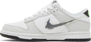 Dunk Low Glitch Swoosh DV3033-001