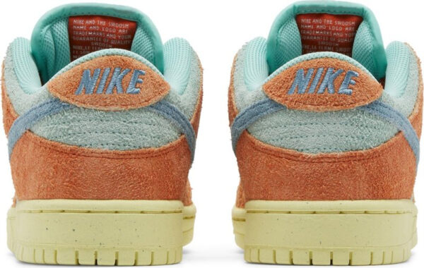 Dunk Low SB  Orange Emerald Rise  DV5429-800