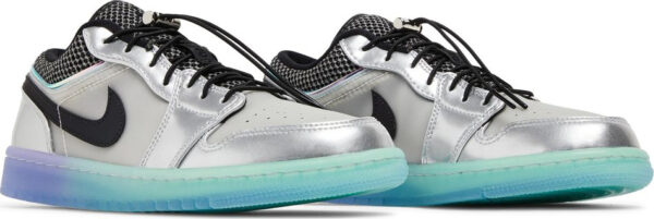 Wmns Air Jordan 1 Low SE  Metallic Silver Gradient  DJ5199-109